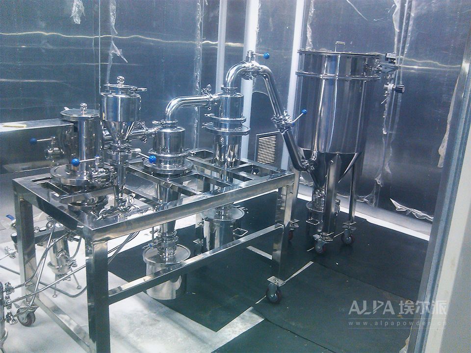 實(shí)驗(yàn)室三合一<a href=http://hedianbao.com.cn/chanpin/27.html target=_blank class=infotextkey>氣流粉碎機(jī)</a>